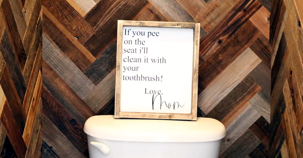 Don’t pee on seat
sign